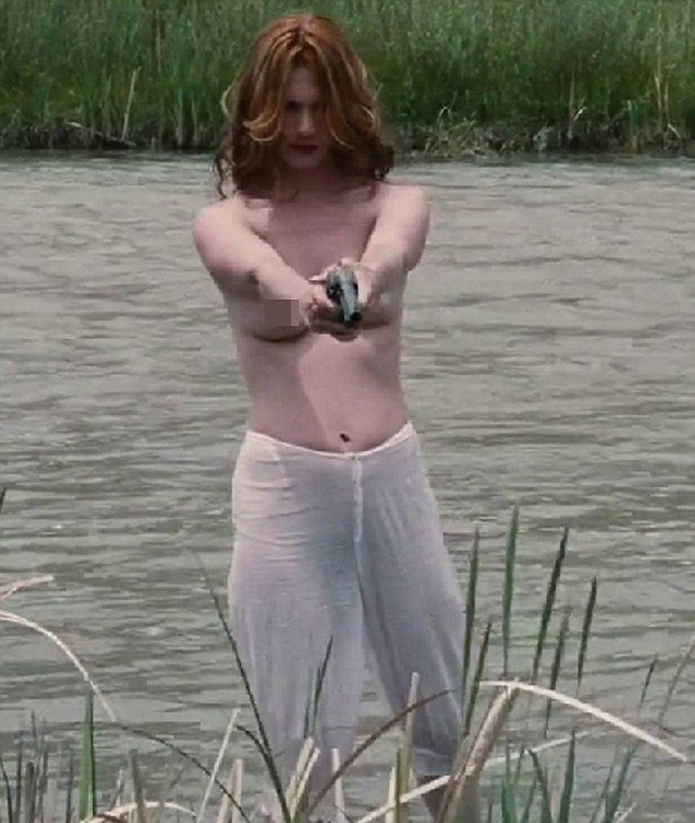 H ξανθιά σταρ του Mad Men στην πρώτη τόπλες σκηνή της [εικόνες+βίντεο]  | iefimerida.gr 2