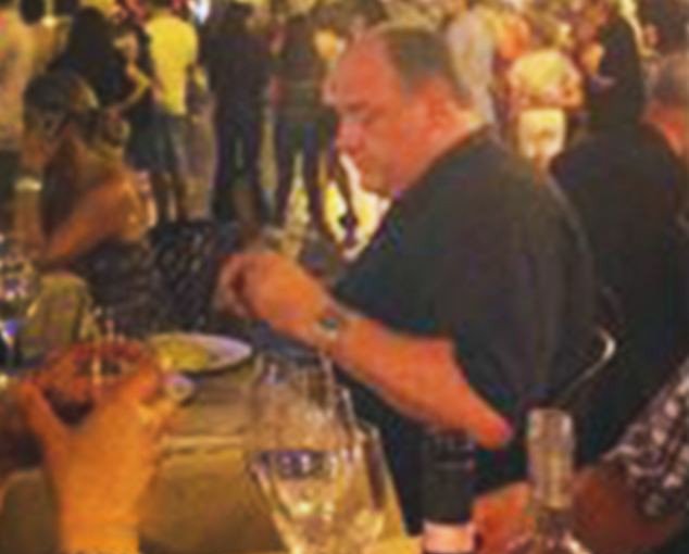 H τελευταία φωτογραφία του Τόνι Σοπράνο - 40 λεπτά πάλεψαν οι γιατροί να τον σώσουν [εικόνες]  | iefimerida.gr 1