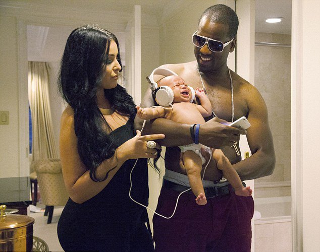 Σοκ προκαλούν οι πρώτες φωτογραφίες από το μωρό της Καρντάσιαν [εικόνες]  | iefimerida.gr 0