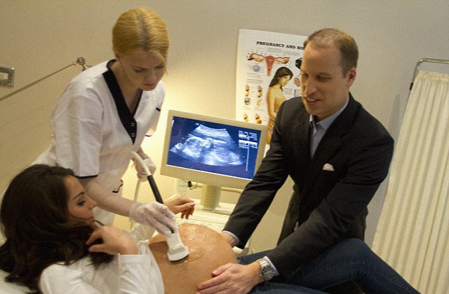 Απολαυστικές φωτογραφίες από την ετοιμόγεννη Κέιτ Μίντλετον [εικόνες]  | iefimerida.gr 6