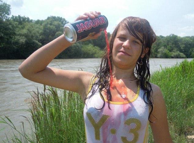 Ρώσοι σε απόγνωση για ραντεβού- Οι τραγικά κιτς φωτογραφίες που βάζουν στο ίντερνετ για να βρουν σύντροφο [εικόνες] | iefimerida.gr 6