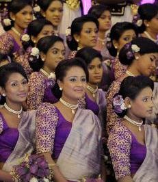 Δεν ήταν γάμος, ήταν διαδήλωση- Παντρεύτηκαν με 126 παράνυφους και 25 κουμπάρους [εικόνες] | iefimerida.gr 1