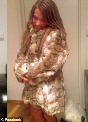 Η προκλητική Νορβηγίδα πολιτικός -Ξεσηκώνει με τις φωτογραφίες της, είτε είναι ντυμένη, είτε ημίγυμνη [εικόνες] | iefimerida.gr 0