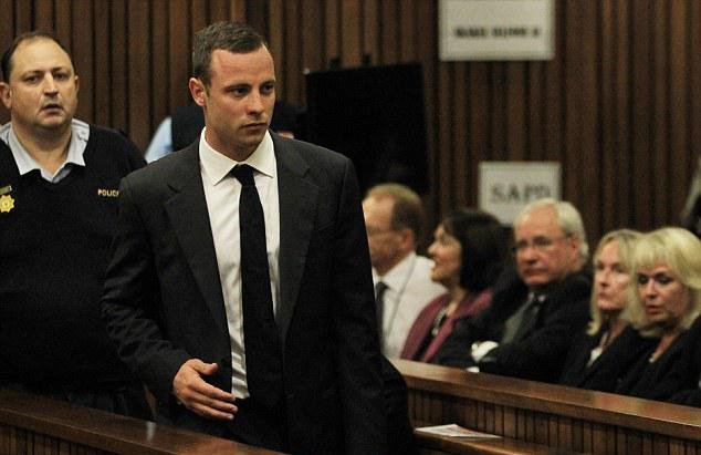 Στο εδώλιο ο Πιστόριους -«Θέλω να τον κοιτάξω στα μάτια για να μάθω την αλήθεια» λέει η μητέρα του θύματος [εικόνες] | iefimerida.gr 0