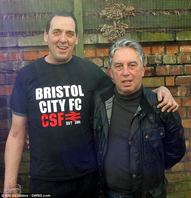 Η τελευταία επιθυμία ενός... τρελού οπαδού – Συγκινημένος μίλησε στους παίκτες και τους ζήτησε τη νίκη [εικόνες] | iefimerida.gr 2