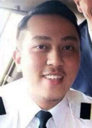 Απαρηγόρητη η σύντροφος του συγκυβερνήτη του Boeing -Σχεδίαζαν να παντρευτούν [εικόνες] | iefimerida.gr 0