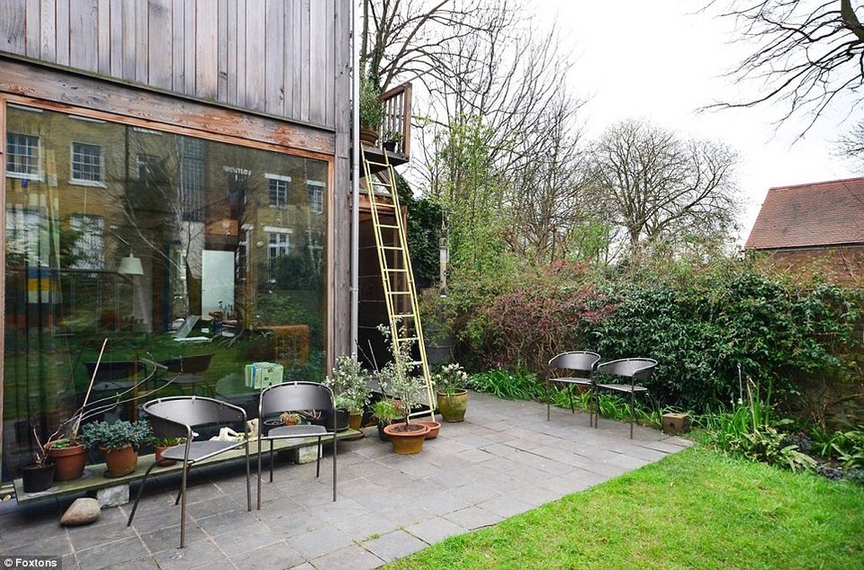 Υπερπολυτελής κατοικία μέσα σε ένα σκουπιδότοπο – Η πανέξυπνη ιδέα και το σπίτι που πωλείται για 1,6 εκατ. ευρώ [εικόνες] | iefimerida.gr 4