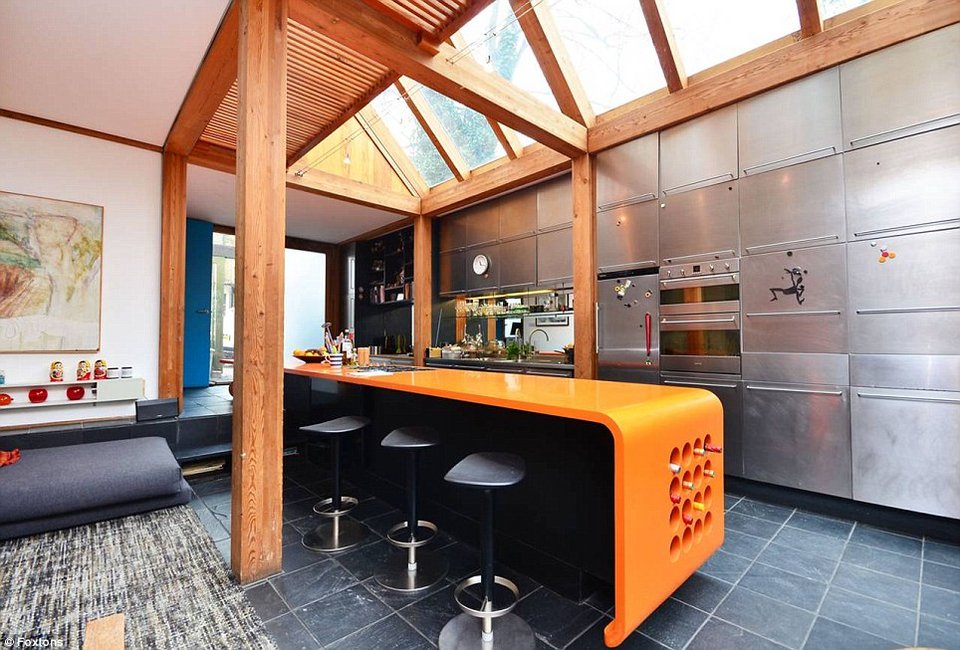 Υπερπολυτελής κατοικία μέσα σε ένα σκουπιδότοπο – Η πανέξυπνη ιδέα και το σπίτι που πωλείται για 1,6 εκατ. ευρώ [εικόνες] | iefimerida.gr 2