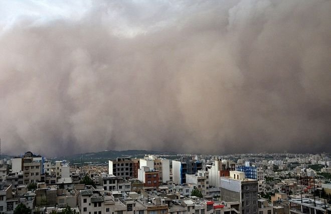 Η Τεχεράνη «χάθηκε» μέσα στη φονική αμμοθύελλα -Συγκλονιστικές φωτογραφίες από το Ιράν [εικόνες&βίντεο] | iefimerida.gr 1