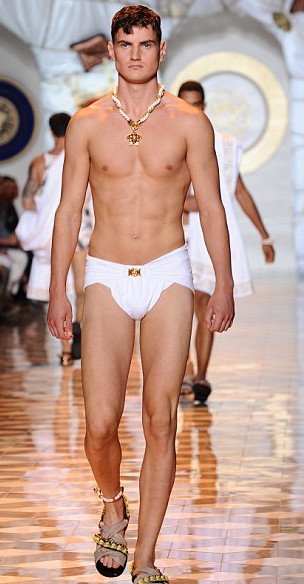 Τα αγόρια με τα μπικουτί -Τι τραβάνε τα μοντέλα πριν ανέβουν στην πασαρέλα [εικόνες] | iefimerida.gr 11