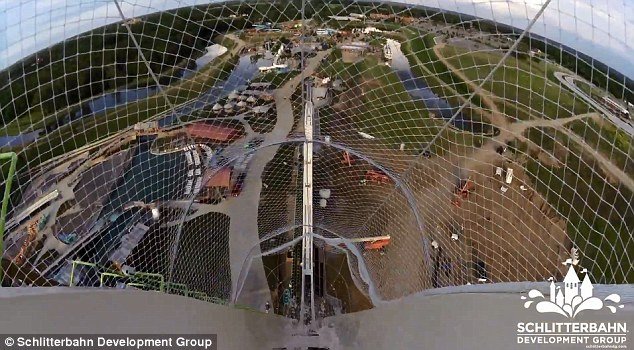 Μόνο για όσους αντέχουν: Αυτή είναι η μεγαλύτερη νεροτσουλήθρα στον κόσμο [εικόνες] | iefimerida.gr 3