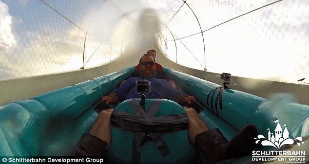 Μόνο για όσους αντέχουν: Αυτή είναι η μεγαλύτερη νεροτσουλήθρα στον κόσμο [εικόνες] | iefimerida.gr 4