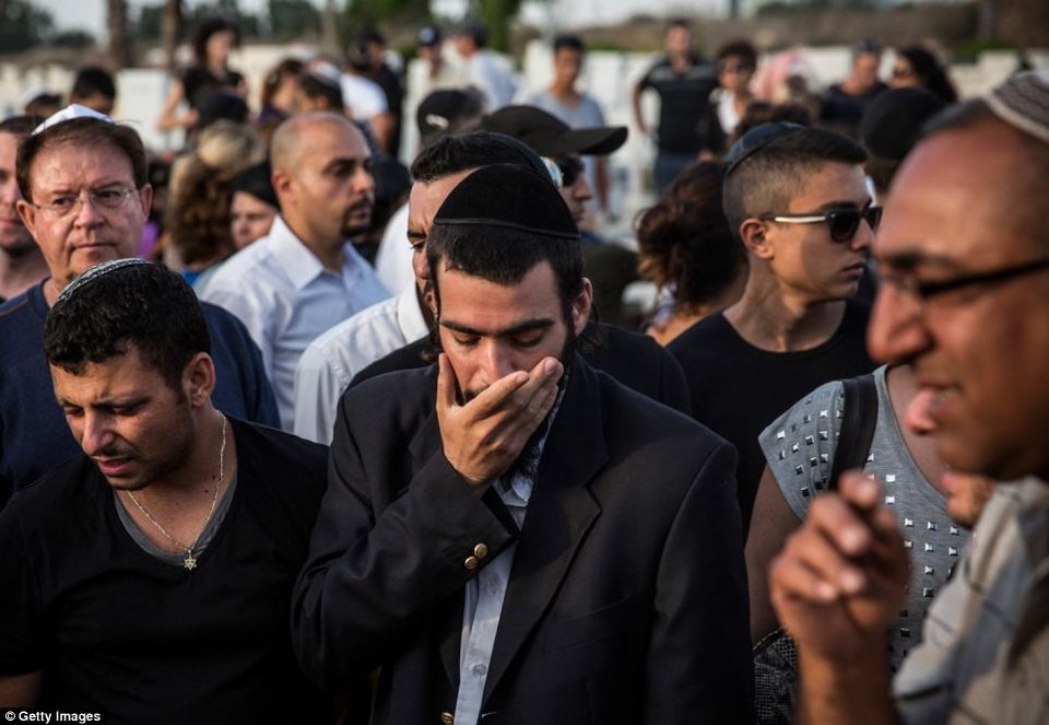 Τα θύματα του πολέμου: Ισραήλ και Παλαιστίνη θρηνούν τα αδικοχαμένα παιδιά τους [εικόνες] | iefimerida.gr 3