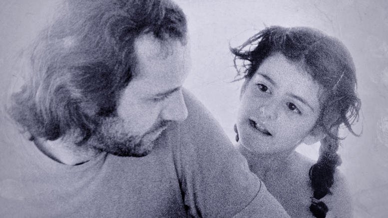 Η Χλόη Geitmann Ακριθάκη, κόρη του σπουδαίου εικαστικού, φωτογραφίζει την Πράγα [εικόνες] | iefimerida.gr 3