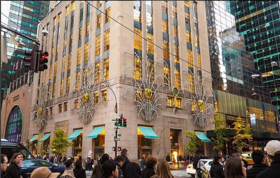 Μαγικά Χριστουγεννα στο Tiffany's  –Η χλιδή σε όλο της το μεγαλείο [εικόνες] | iefimerida.gr 4