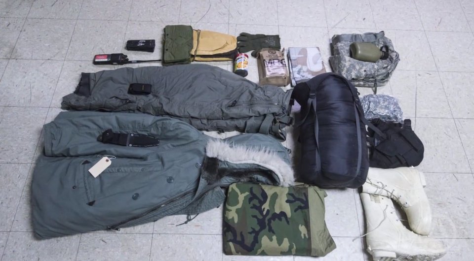 «Παγωμένο Σχολείο» στην Αλάσκα: Η σκληρή εκπαίδευση των Αμερικανών κομάντο στις πολικές θερμοκρασίες [εικόνες & βίντεο] | iefimerida.gr 1