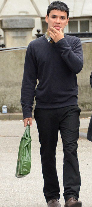 «Καλλιτέχνης» φυλάκισε σερβιτόρα για να την ζωγραφίσει αλά Τιτανικός [εικόνες] | iefimerida.gr 1