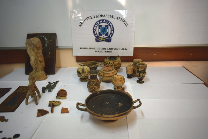 Αρχαιοκάπηλοι είχαν δώσει ραντεβού σε κεντρικό ξενοδοχείο της Αθήνας -Πουλούσαν μνημεία για 200.000 ευρώ [εικόνες] | iefimerida.gr 4