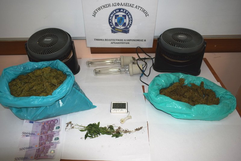 Αρχαιοκάπηλοι είχαν δώσει ραντεβού σε κεντρικό ξενοδοχείο της Αθήνας -Πουλούσαν μνημεία για 200.000 ευρώ [εικόνες] | iefimerida.gr 3