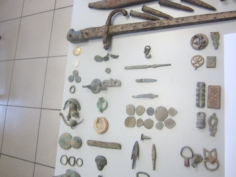 Εξαρθρώθηκε σπείρα αρχαιοκάπηλων -Είχαν επίχρυσα και ασημένια νομίσματα και αρχαία κοσμήματα [εικόνες] | iefimerida.gr 2