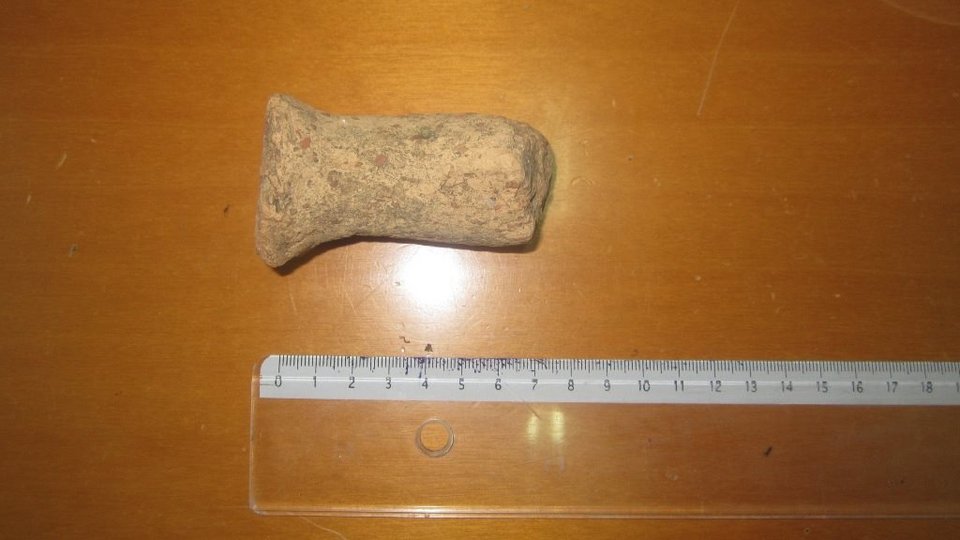 Αρχαιοκάπηλοι μετέφεραν με το αυτοκίνητό τους αρχαία μαρμάρινη ανάγλυφη πλάκα του 4ου π.Χ. αι. [εικόνες & βίντεο]  | iefimerida.gr 2