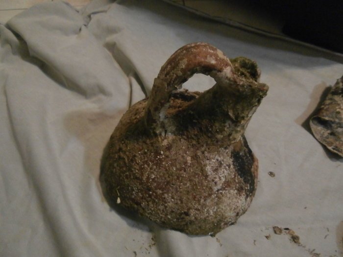 Συνελήφθησαν να ψαρεύουν ενάλιες αρχαιότητες από ρωμαϊκό ναυάγιο στη Μάνη [εικόνες] | iefimerida.gr 0