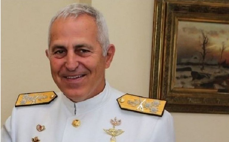 Ο γιος του αρχηγού ΓΕΕΘΑ είναι γνωστός τηλεoπτικός σέφ [εικόνες] | iefimerida.gr 0