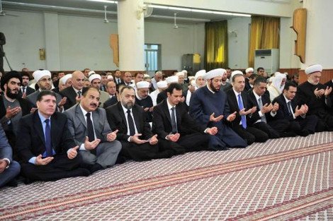 Σπάνια δημόσια εμφάνιση Ασαντ σε τέμενος στη Δαμασκό -Προσεύχεται ευλαβικά [εικόνες] | iefimerida.gr 0