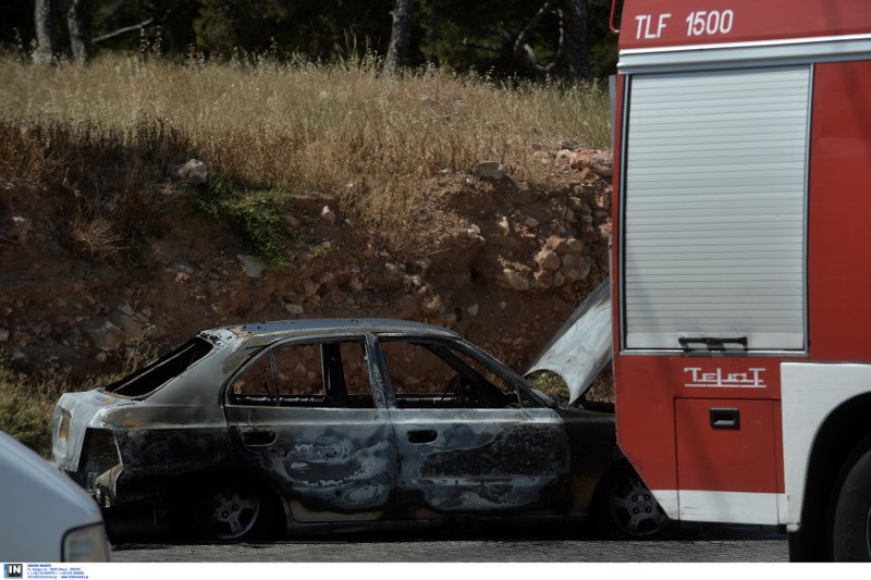 Δύο νεκροί σε αυτοκίνητα, από φωτιές, σε Βουλιαγμένη και Κερατσίνι [εικόνες] | iefimerida.gr 0