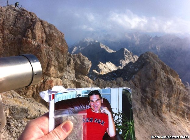 Το μετά θάνατον ταξίδι ενός 20χρονου -Η τέφρα του έχει σκορπιστεί σε 100 χώρες [εικόνες] | iefimerida.gr 5