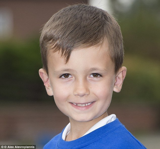 Η μάστιγα του bullying στα σχολεία: Ενας μικρός πήγαινε με κουκούλα επειδή είχε μεγάλα αυτιά [εικόνες] | iefimerida.gr 0