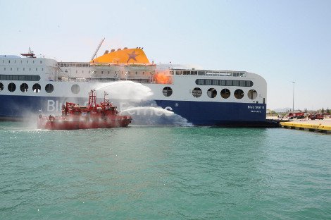 Καρέ-καρέ η άσκηση ετοιμότητας για την αντιμετώπιση πυρκαγιάς σε επιβατηγό πλοίο στον Πειραιά [εικόνες] | iefimerida.gr 5