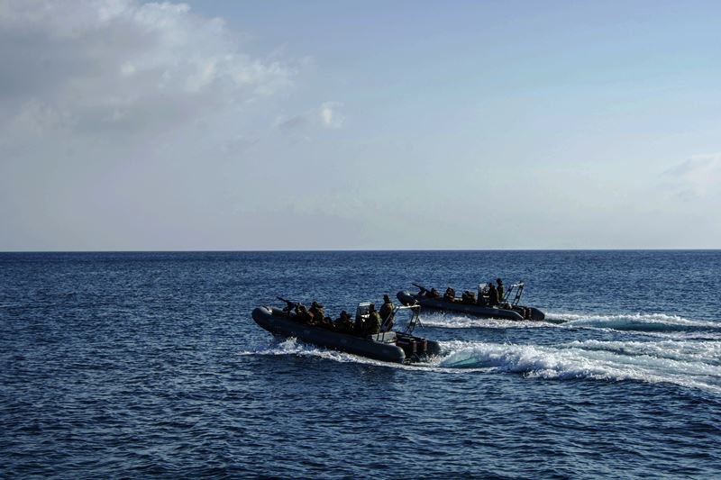 Eντυπωσιακές εικόνες: Καρέ καρέ η άσκηση ανακατάληψης βραχονησίδας του στρατού [εικόνες] | iefimerida.gr 5