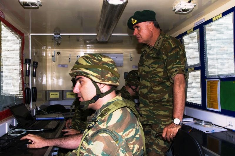 Eντυπωσιακές εικόνες: Καρέ καρέ η άσκηση ανακατάληψης βραχονησίδας του στρατού [εικόνες] | iefimerida.gr 8