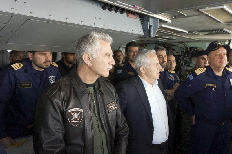 Από την Φρεγάτα Ψαρά ο υπουργός Αμυνας παρακολούθησε άσκηση του Πολεμικού Ναυτικού [εικόνες] | iefimerida.gr 2