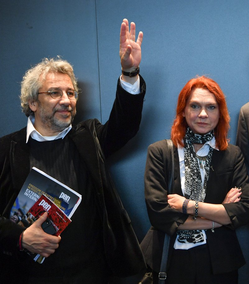 Τουρκία: Επανάληψη της δίκης για τους δημοσιογράφους της Cumhuriyet και την Ασλί Ερντογάν [εικόνες] | iefimerida.gr 6