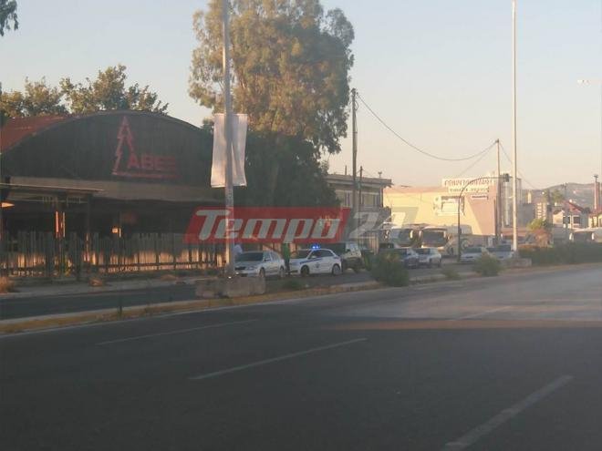 Πάτρα: Αστυνομική επιχείρηση για την απομάκρυνση μεταναστών από παλαιό εργοστάσιο [εικόνες & βίντεο] | iefimerida.gr 2