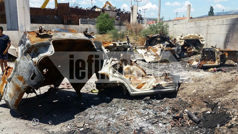 Στο άβατο του Ασπροπύργου: Εκεί που «γδύνουν» τα κλεμμένα ΙΧ και στη συνέχεια τα πυρπολούν [εικόνες] | iefimerida.gr 1