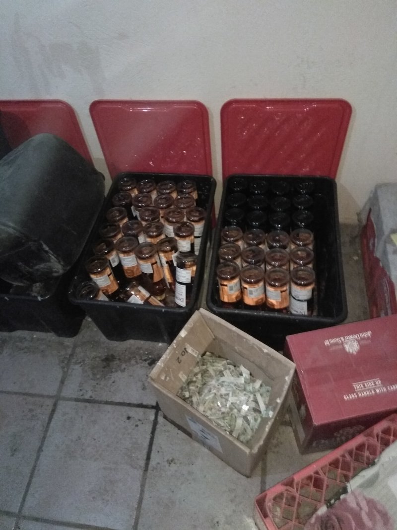 Στη φάκα του ΣΔΟΕ μεγάλες ποσότητες καπνού και ποτά μπόμπες [λίστα & εικόνες]  | iefimerida.gr 0