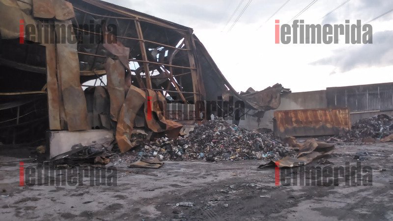  Μπήκαμε μέσα στο εργοστάσιο ανακύκλωσης στον Ασπρόπυργο -«Καπνίζει» ακόμη, 14 ημέρες μετά [εικόνες] | iefimerida.gr 8