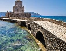 Ενα κάστρο μέσα στο νερό -Η εντυπωσιακή καστροπολιτεία της Μεθώνης [εικόνες] | iefimerida.gr 1