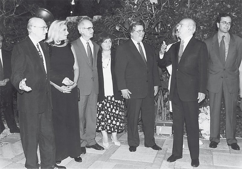 Ποιος αποφάσισε για τις 180 ψήφους – Ο ρόλος του Καραμανλή | iefimerida.gr 1
