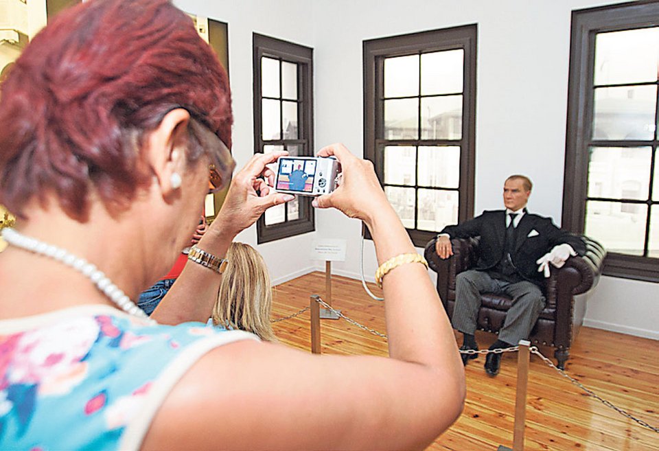 Απόβαση των Τούρκων στη Θεσσαλονίκη -Πόλος έλξης το σπίτι του Κεμάλ, το Γενί Τζαμί και ο... Μπουτάρης [εικόνες] | iefimerida.gr 1