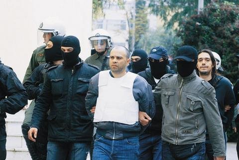 Σαν σήμερα πριν 4 χρόνια συνελήφθη ο Μαζιώτης και άλλοι 5 του Επαναστατικού Αγώνα | iefimerida.gr 0