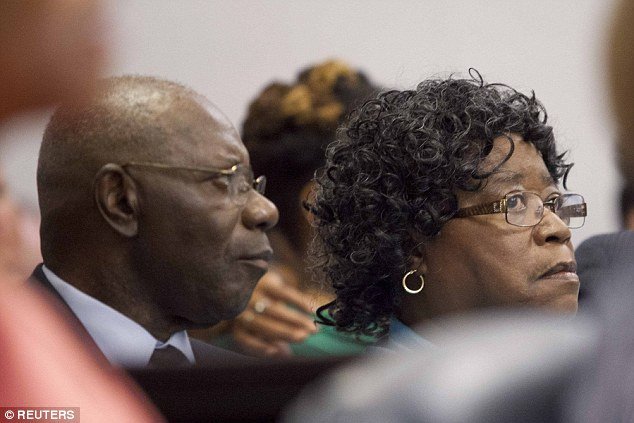 Αποζημίωση 6,5 εκατ. δολαρίων για τη δολοφονία Αφροαμερικανού [εικόνες]  | iefimerida.gr 3