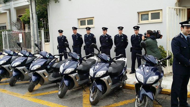 Με αυτά τα σκούτερ οι Αστυνομικοί της Γειτονιάς θα περιπολούν στις συνοικίες -Βασικό τους όπλο το κινητό τηλέφωνο [εικόνες] | iefimerida.gr 1