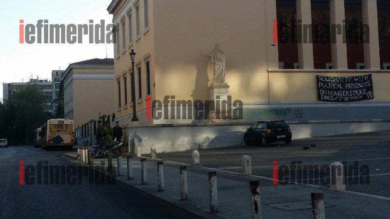 Αστυνομικοί και κλούβες στις εισόδους Νομικής-ΑΣΟΕΕ-Πολυτεχνείου -Για να μην κάνουν «ντου» καταληψίες [εικόνες] | iefimerida.gr 8