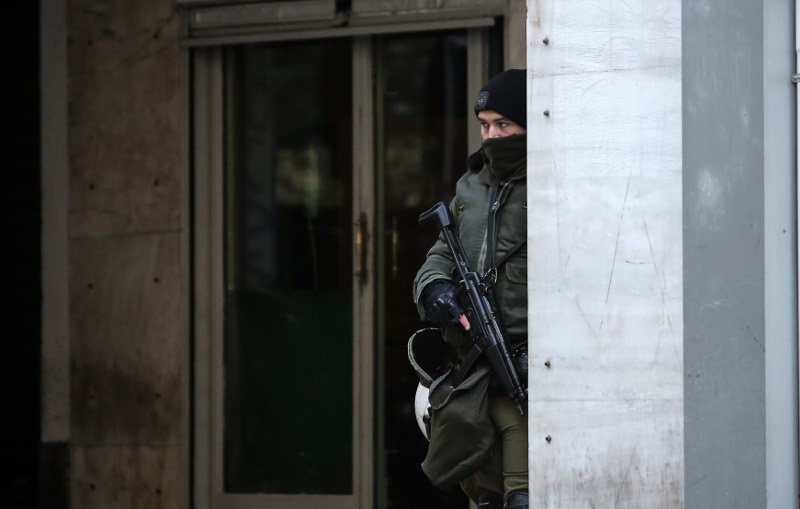 Τρομοκρατική επίθεση το χτύπημα με καλάσνικοφ στα γραφεία του ΠΑΣΟΚ | iefimerida.gr 1