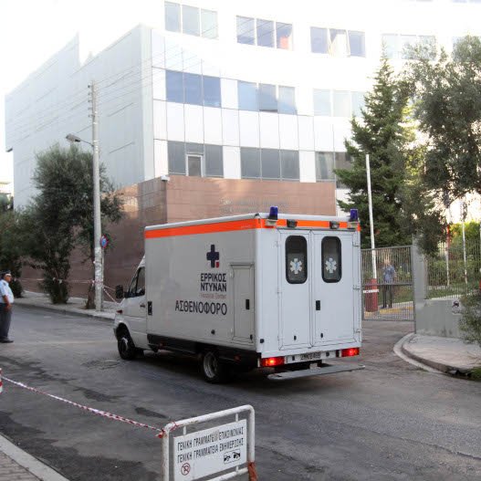 Διαγωνισμός για τις τηλεοπτικές άδειες: Μέλος της επιτροπής πήγε στη ΓΓΕΕ με ασθενοφόρο! | iefimerida.gr 0