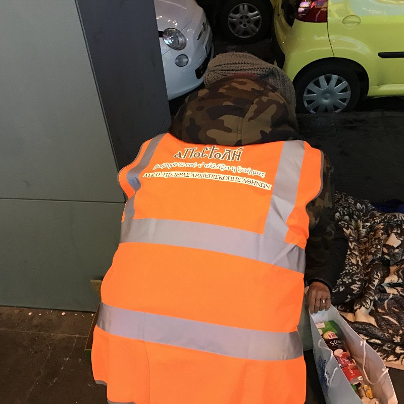 Κοντά στους άστεγους η «Αποστολή»: Μοιράζει ζεστό φαγητό, ρούχα και σκεπάσματα [εικόνες] | iefimerida.gr 2